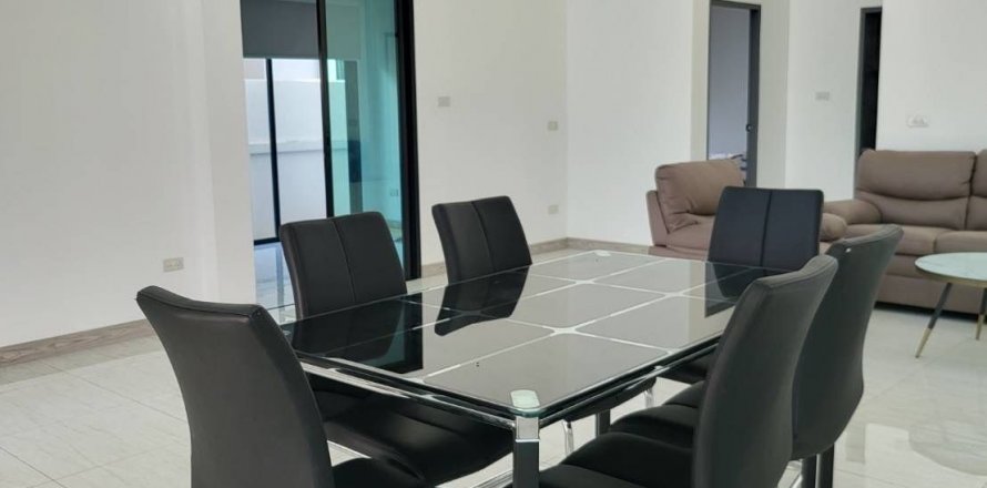 House in Chiang Mai, Thailand 3 bedrooms № 137278