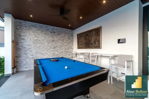 Casa de 6 dormitorios en Pattaya, Tailandia № 210666 - foto 3