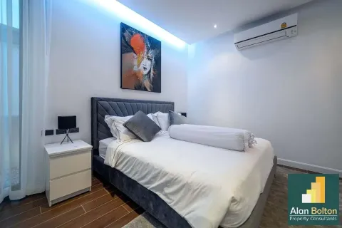 Casa de 6 dormitorios en Pattaya, Tailandia № 210666 - foto 8