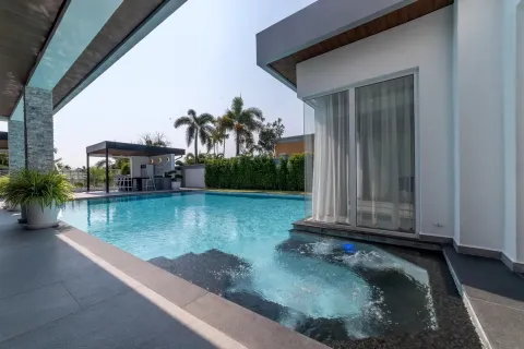 Casa de 6 dormitorios en Pattaya, Tailandia № 210665 - foto 20