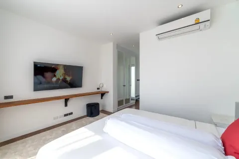 Casa de 6 dormitorios en Pattaya, Tailandia № 210665 - foto 12