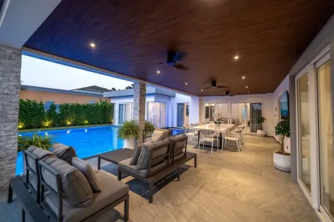 Casa de 6 dormitorios en Pattaya, Tailandia № 210665 - foto 7