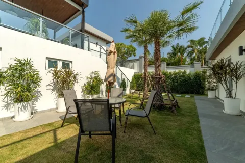 Casa de 6 dormitorios en Pattaya, Tailandia № 210665 - foto 15