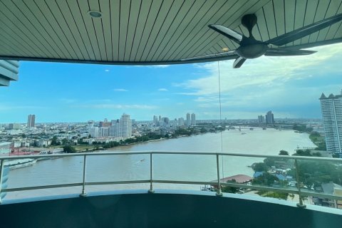 Condo in Khlong San, Bangkok, Thailand, 4 bedrooms  № 137897 - photo 1