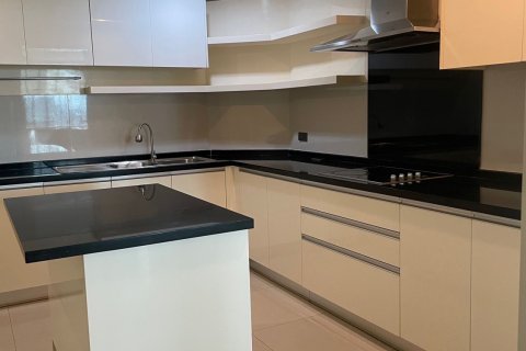 Condo in Khlong San, Bangkok, Thailand, 4 bedrooms  № 137897 - photo 6