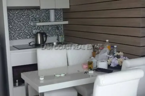 Condominio de 1 dormitorio en Jomtien Beach, Pattaya, Tailandia № 212627 - foto 2