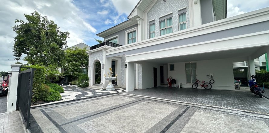 Maison à Samut Prakan, Thaïlande 4 chambres № 154392