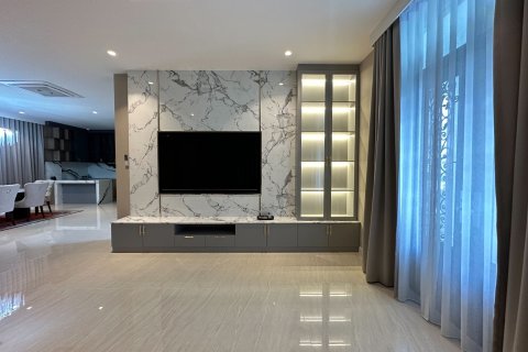 Maison à Samut Prakan, Thaïlande 4 chambres № 154392 - photo 8