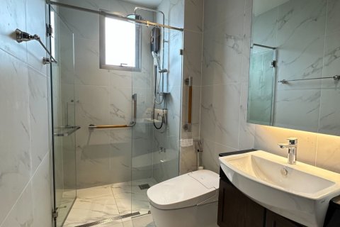 Maison à Samut Prakan, Thaïlande 4 chambres № 154392 - photo 18