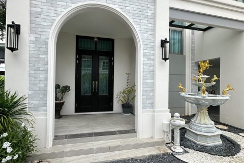 Maison à Samut Prakan, Thaïlande 4 chambres № 154392 - photo 25