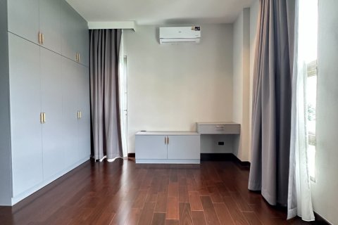 Maison à Samut Prakan, Thaïlande 4 chambres № 154392 - photo 21