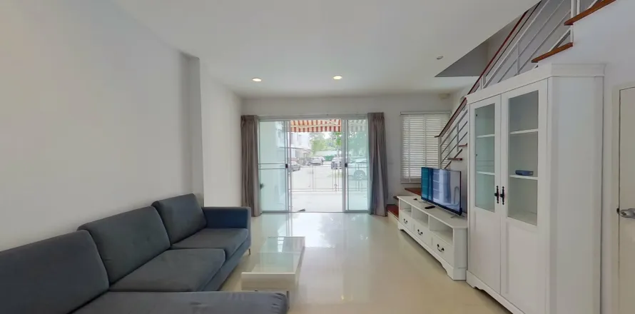 Таунхаус в Чом Тхонге, Бангкок, Таиланд с 3 спальнями  № 154394