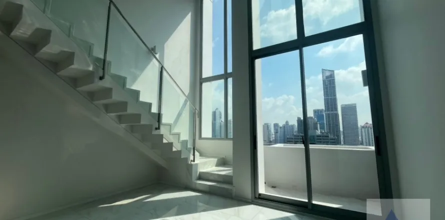 Duplex in Watthana, Bangkok, Thailand 2 Schlafzimmer № 216466