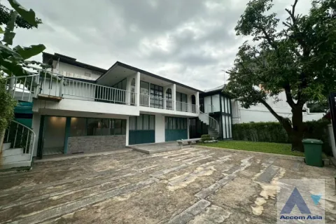 Maison à Phra Khanong, Bangkok, Thaïlande 4 chambres № 215646