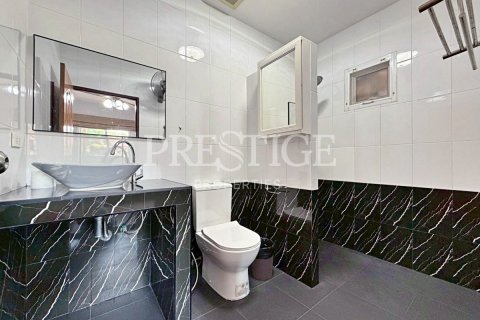 House in Pattaya, Thailand 6 bedrooms № 202030 - photo 18