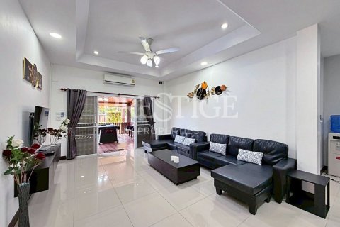 House in Pattaya, Thailand 6 bedrooms № 202030 - photo 5