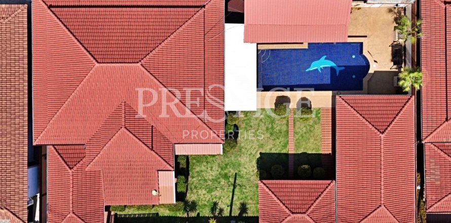 House in Pattaya, Thailand 6 bedrooms № 202030