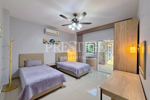 House in Pattaya, Thailand 6 bedrooms № 202030 - photo 19