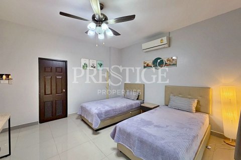 House in Pattaya, Thailand 6 bedrooms № 202030 - photo 20