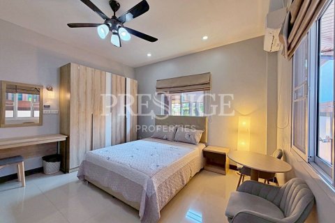 House in Pattaya, Thailand 6 bedrooms № 202030 - photo 13