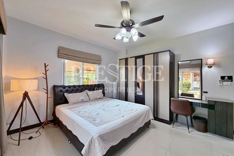 House in Pattaya, Thailand 6 bedrooms № 202030 - photo 17