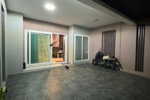 House in Pattaya, Thailand 3 bedrooms № 146011 - photo 24