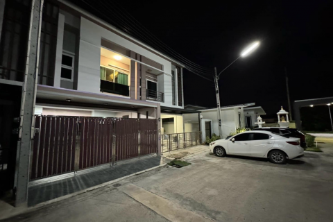 House in Pattaya, Thailand 3 bedrooms № 146011 - photo 1