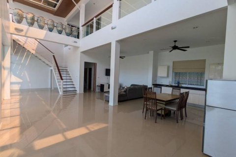Villa in Surat Thani, Thailand 6 bedrooms № 117228 - photo 8