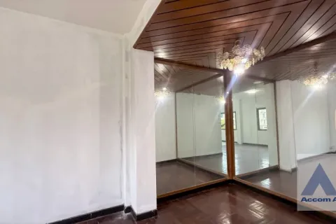 Townhouse in Watthana, Bangkok, Thailand 5 bedrooms № 214544 - photo 16