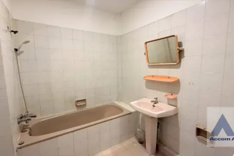 Townhouse in Watthana, Bangkok, Thailand 5 bedrooms № 214544 - photo 14