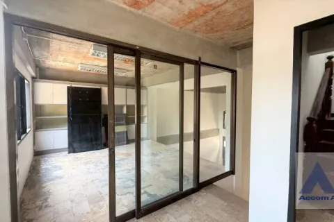 Townhouse in Watthana, Bangkok, Thailand 5 bedrooms № 214544 - photo 12