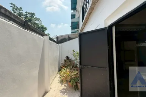 Townhouse in Watthana, Bangkok, Thailand 5 bedrooms № 214544 - photo 18