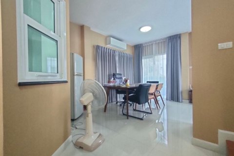 Maison à Nonthaburi, Thaïlande 3 chambres № 164571 - photo 19