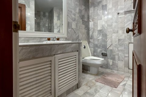 Condo à Khlong San, Bangkok, Thaïlande, 3 chambres № 164573 - photo 5