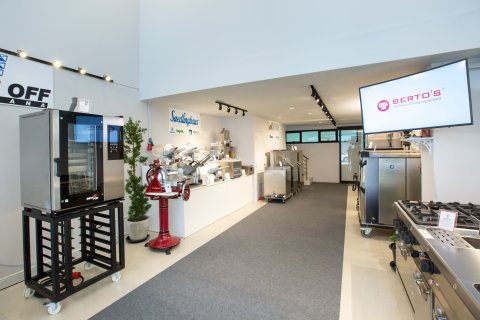 Townhouse à Samut Prakan, Thaïlande 6 chambres № 164574 - photo 16