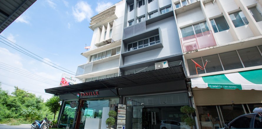 Townhouse à Samut Prakan, Thaïlande 6 chambres № 164574