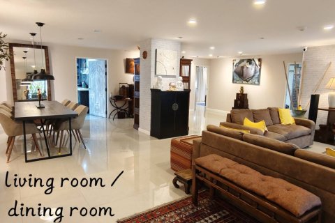 Кондоминиум с 3 спальнями в Ваттхане, Бангкок, Таиланд № 164572