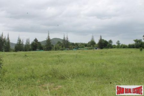 ที่ดินในอำเภอหัวหิน, ประเทศไทย 14400 ตร.ม. № 202480