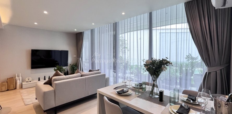 Condo in Pattaya, Thailand, 2 bedrooms  № 151032