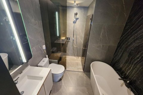 Condo in Watthana, Bangkok, Thailand, 2 bedrooms  № 160909 - photo 5