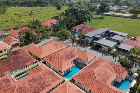 Дом в Паттайе, Таиланд с 4 спальнями  № 8609 - фото 3