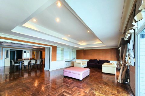 Condo in Cha-am, Thailand, 6 bedrooms  № 137173 - photo 13