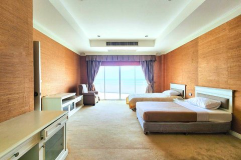 Condo in Cha-am, Thailand, 6 bedrooms  № 137173 - photo 11