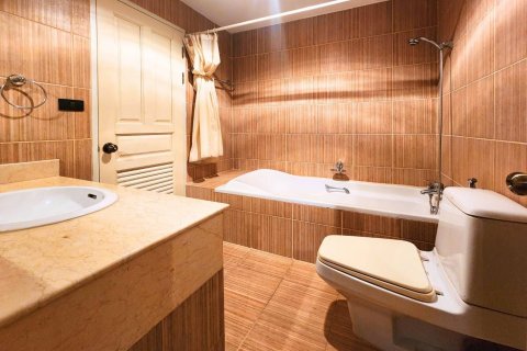 Condo in Cha-am, Thailand, 6 bedrooms  № 137173 - photo 12