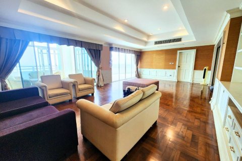 Condo in Cha-am, Thailand, 6 bedrooms  № 137173 - photo 14