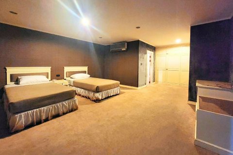 Condo in Cha-am, Thailand, 6 bedrooms  № 137173 - photo 17