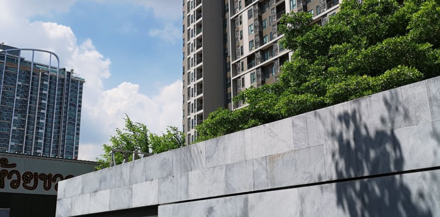 Кондоминиум с 2 спальнями в Дин Даенге, Бангкок, Таиланд № 137175