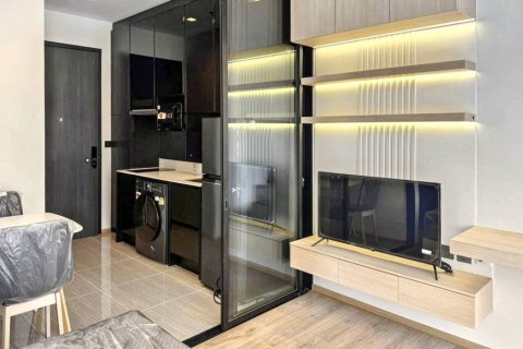 Studio dans le Condo à Bangkok, Thaïlande  № 173040 - photo 2