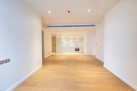 Condo in Khlong San, Bangkok, Thailand, 3 bedrooms  № 134093 - photo 1