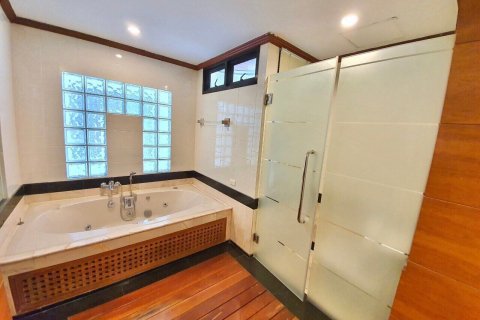 Кондоминиум с 3 спальнями в Нонтхабури, Таиланд № 134095 - фото 11